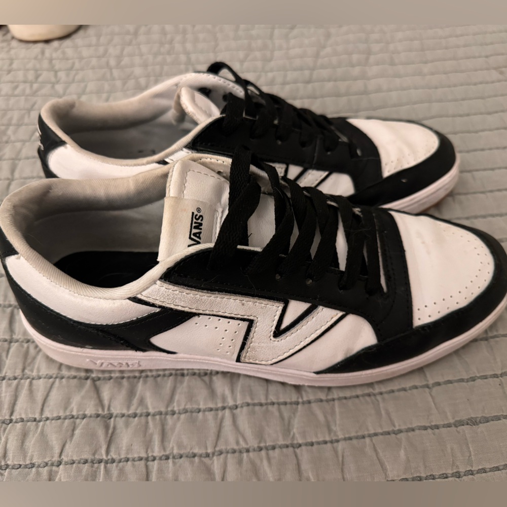 Vans Lowland